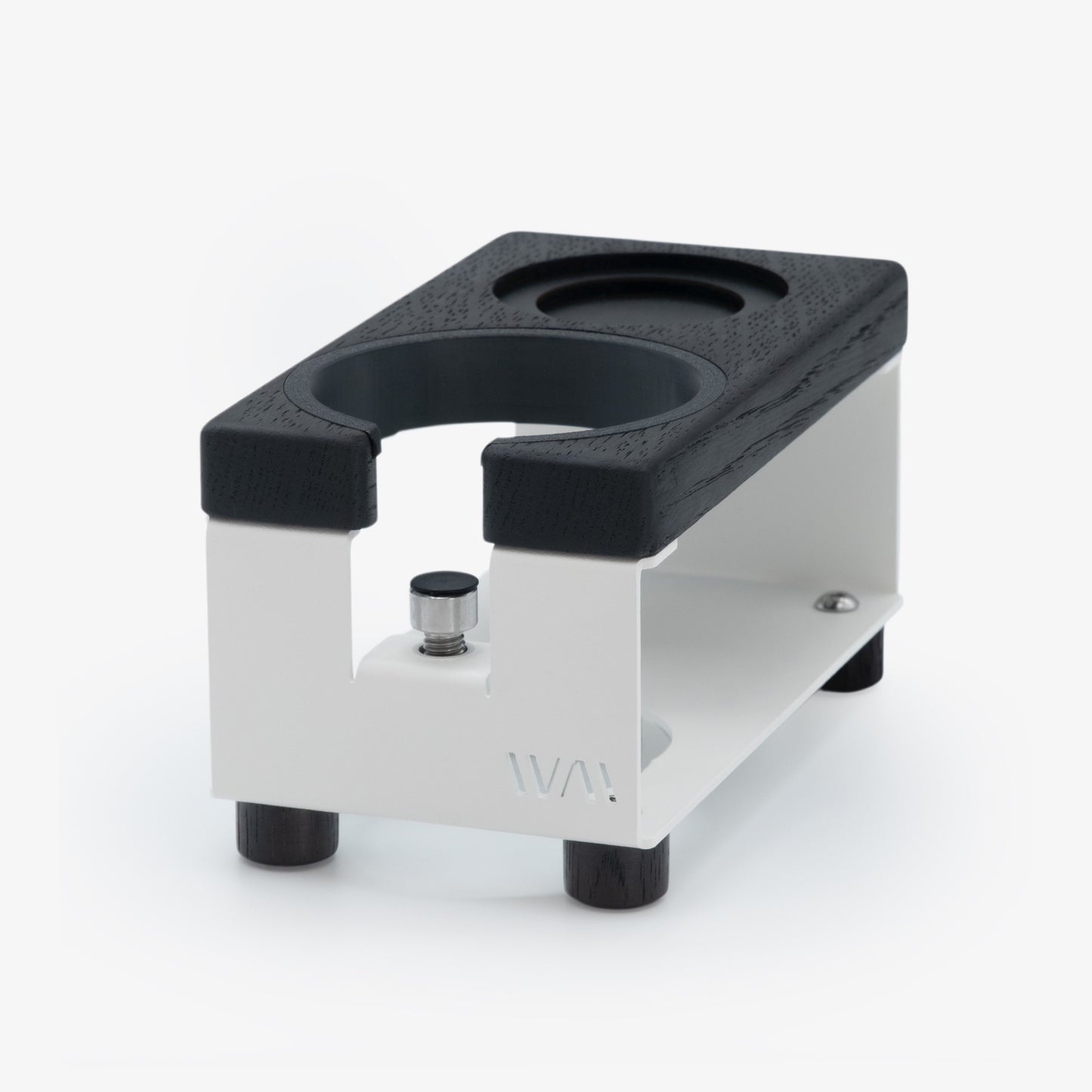 Tamperstation Lang aus pulverbeschichtetem Edelstahl in Weiß mit Räuchereiche-Elementen