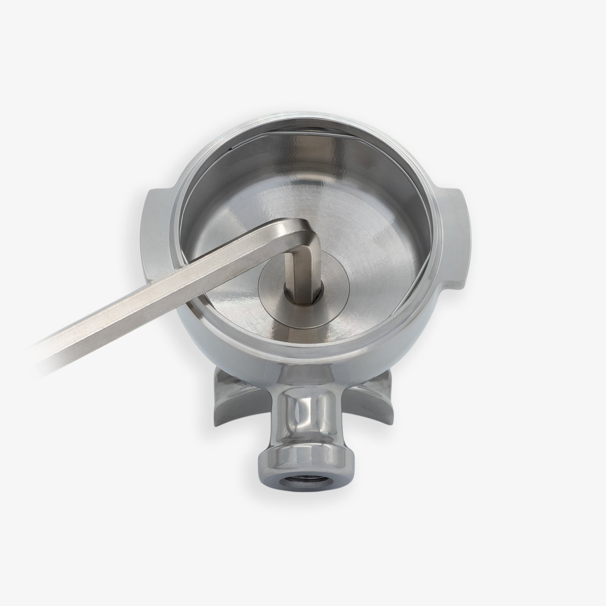 Innenansicht des 360° Siebträgerkopfs aus Edelstahl für e61 Brühgruppen