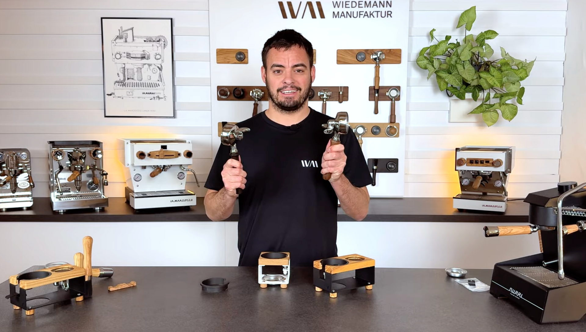 Video laden: Nico Wiedemann stellt die neuen Wiedemann Tamperstationen im Detail vor